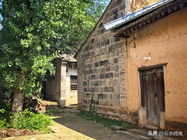 谁给的胆子，敢称“西安城南第一村”，就凭这古戏台和老房子吗？