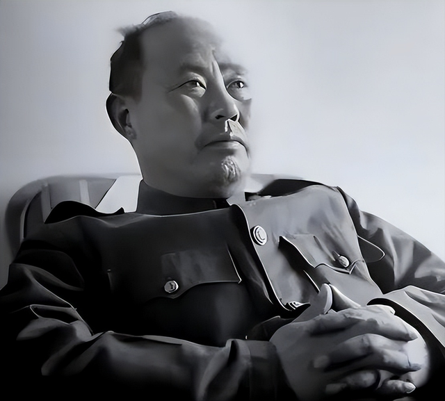 1949年老蒋派人暗杀傅作义，结果女特务莫名死在床上，这是为何？