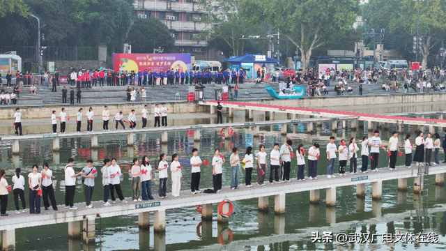 “祝福祖国 追梦东湖” 武汉东湖以水陆联动盛典喜迎双节
