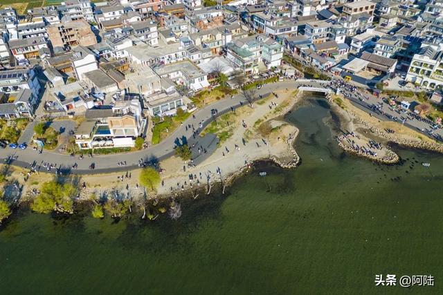 在洱海边感受“S”形的蜿蜒，无意间便按下了生活的暂停键