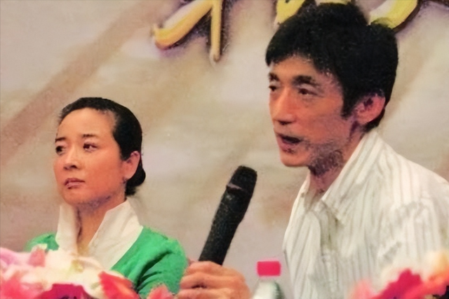 她是国家一级演员，多次给坐轮椅丈夫戴绿帽，如今儿子也是演员
