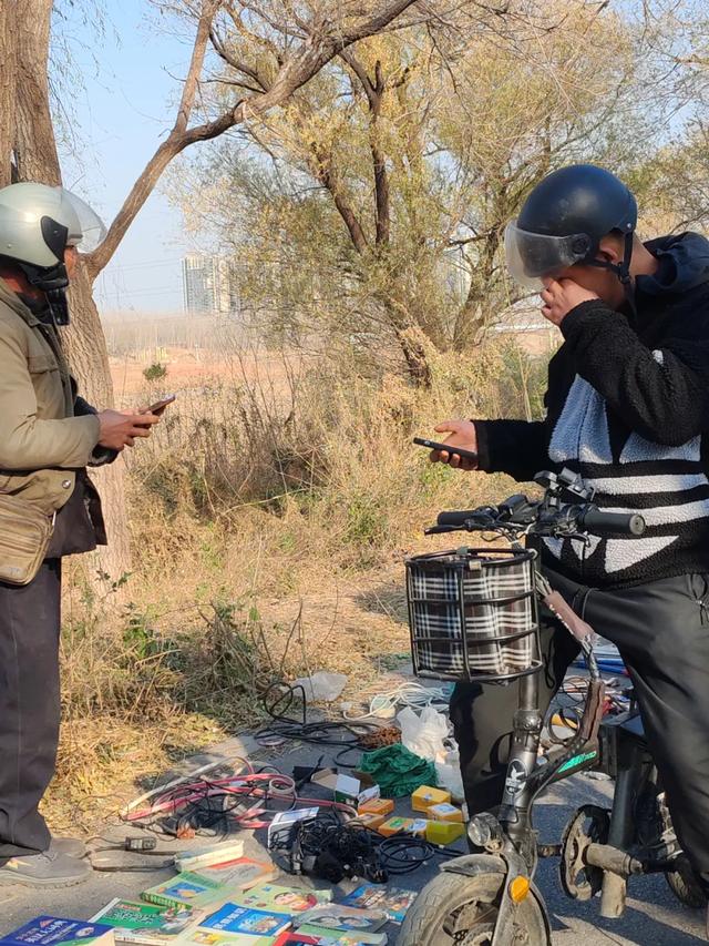 记录德州:岔河河堤上的大集,人山人海,异常热闹