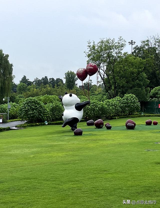成都，最不可小看的公园，雨中超美，凉风阵阵，公共交通直达！