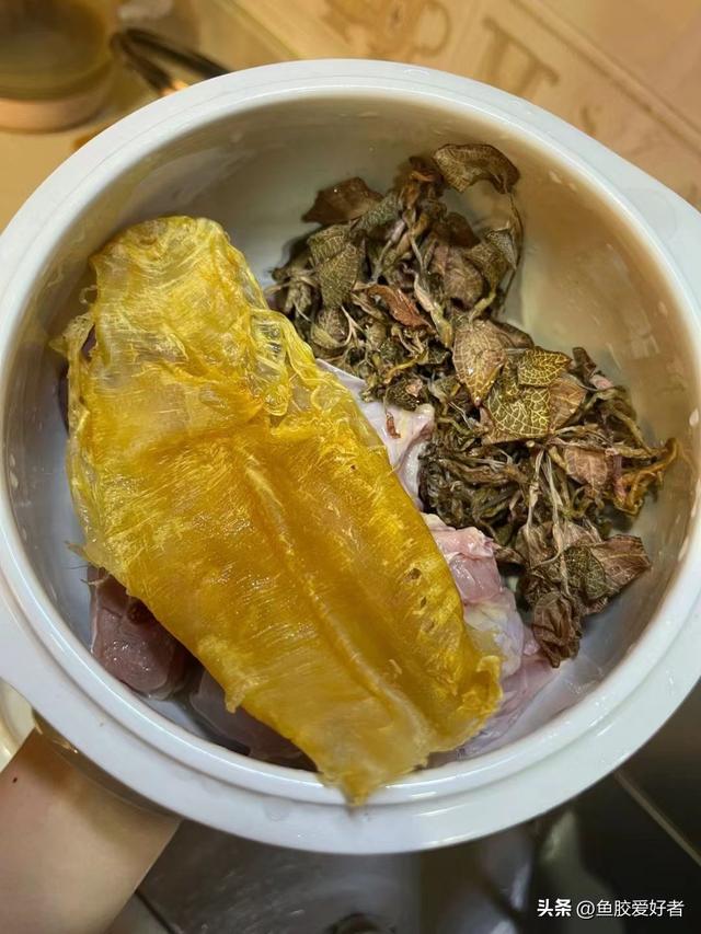 黑糯炖米花胶 黑糯炖米花胶怎么做