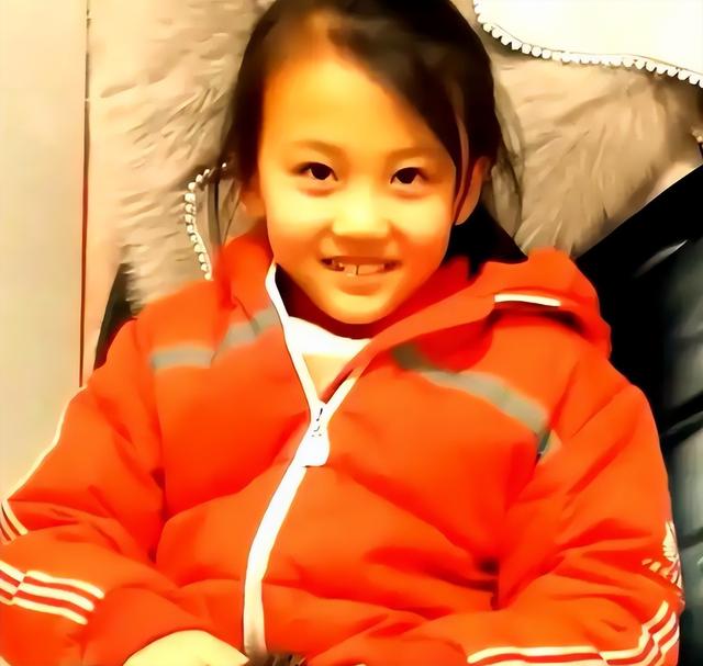 没钱还硬装？宁夏一笑成名拒绝百万签约的小女孩，现在成了这样