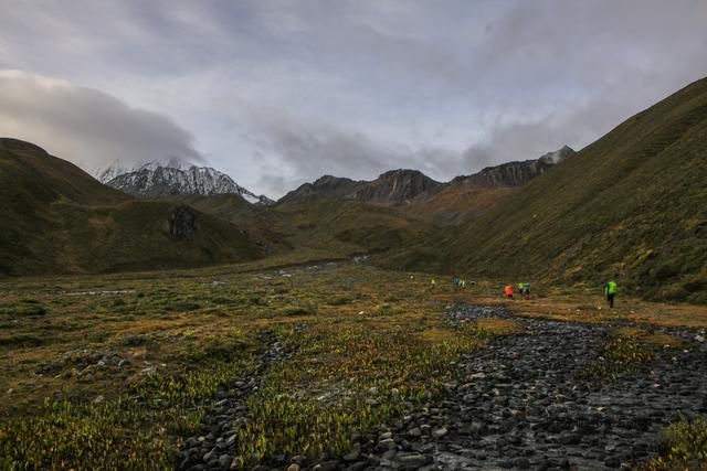 贡嘎大环线：在雪山的凝视下，与艰辛同行之日乌且（原创）