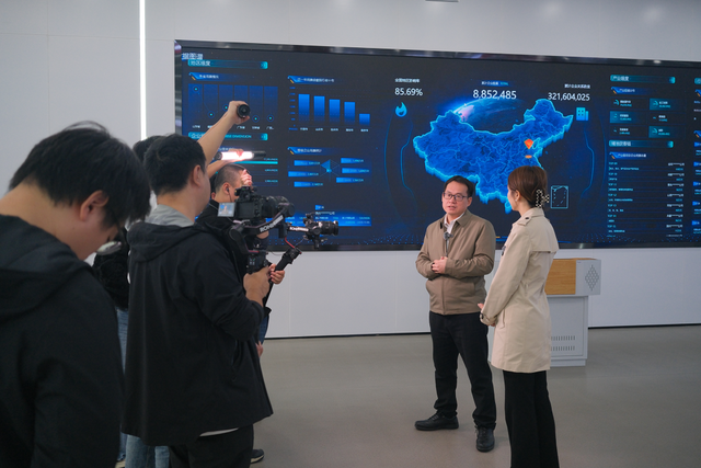 临沂要上央视啦！《与经济学家去旅行》节目近日来到了临沂取景拍摄