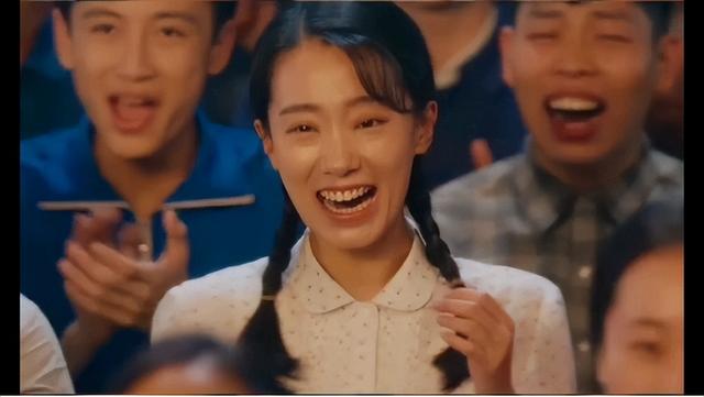 “消失”一年后，43岁的贾玲官宣喜讯，全网恭喜，终于等到这一天