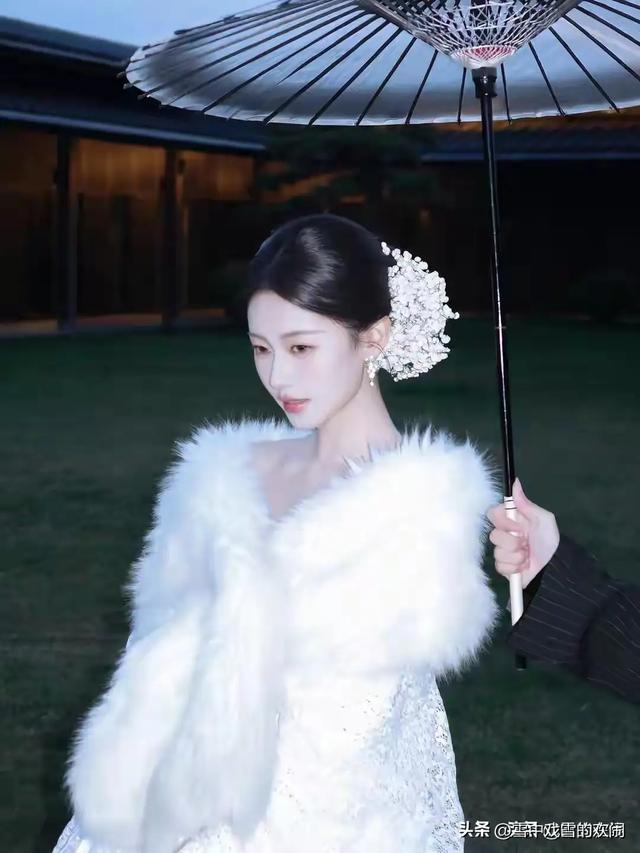 甘肃兰州一校花美出圈了，貌美迷人，美的无可挑剔，高级满满