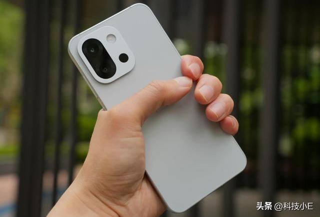 16GB+512GB，公认“高配低价”的3款直屏手机，9月可重点考虑