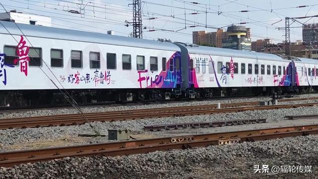 开往春天的普铁丨一路繁花相伴，品牌与春光同行