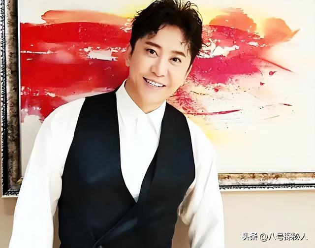 他8次上春晚，作死被捕入狱，今56岁无人问津，老搭档也断了联系