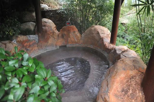 温泉界的天花板，他泡了300多个还没找到