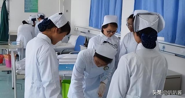 “卖身救父”5年后，那个谁给40万就嫁谁的女孩，如今过得怎样？
