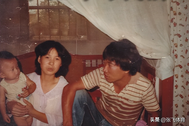 赖昌星妻子曾明娜现状，独居3000平老宅，做饭弄花草活成人生赢家