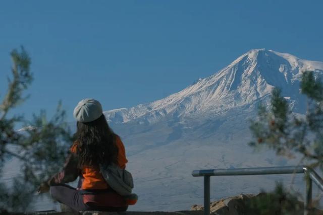 人均卡戴珊，这个忧伤又美丽的小国让我念念不忘