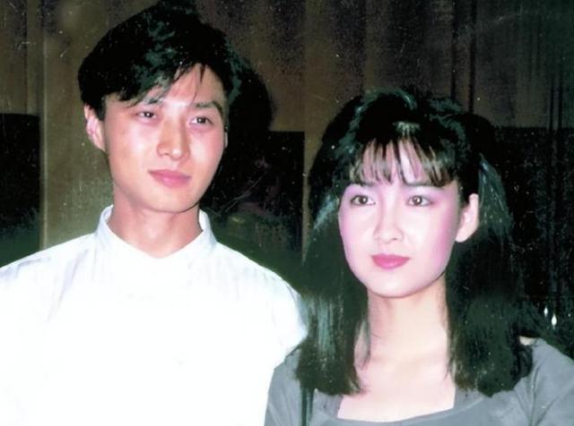 被戴8次绿帽子，后又捉奸在床，这就是我们“玉女”守卫的爱情？