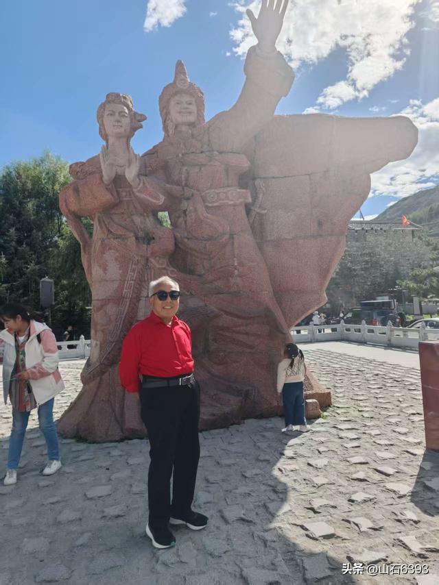 丁怀华：《大美川府行 大爱祖国情》
