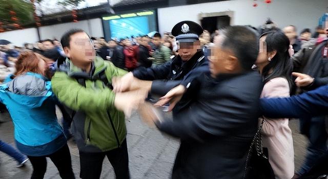 又揪出来一个巨贪，金额高达9.7亿，首富夫人郝斌跨境逃亡失败了