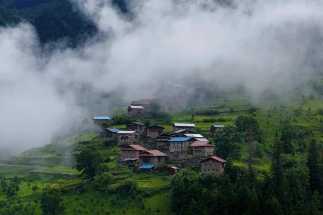 索道检修不用慌 | 达古山下游玩全攻略，解锁人少景美的宝藏体验！