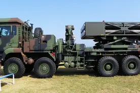 战机火箭炮全能用！台湾“集束炸弹”性能强悍，战时威力不容小看图片