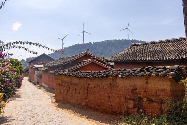 天下彝家第一村——迤沙拉