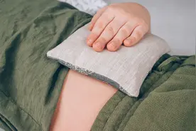 冬天热敷是大补？医生：常敷这2个部位或有3大好处！不要嫌麻烦图片