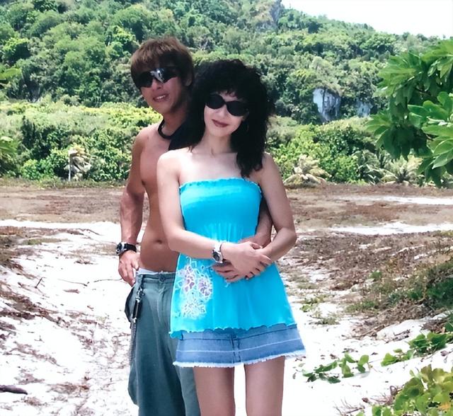 夫妻俩为了不变老，坚持31年不吃肉不生子，如今59岁近照不敢认