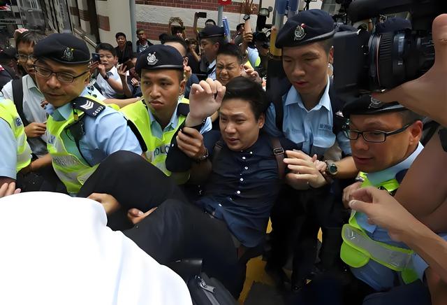 “港独”陈家驹：叫嚣“让香港重归英国”，逃往英国后的下场如何