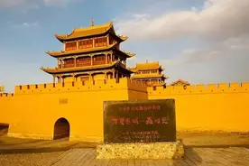 拥有民航机场的嘉峪关地级市，为什么被人称为“小县城”？图片