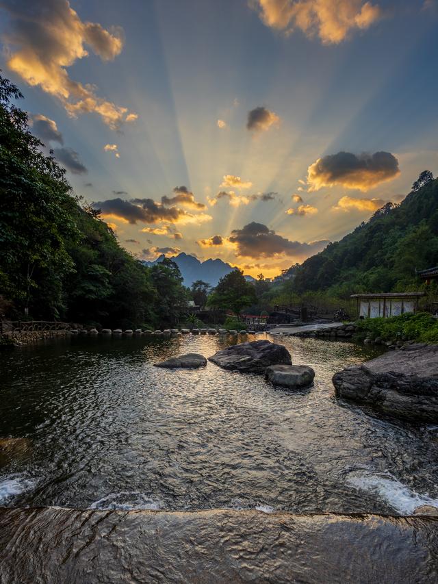 真正该被淘汰的，不是民宿，而是“景区思维”