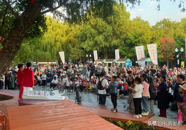 长春人潮涌动共绘节日盛景