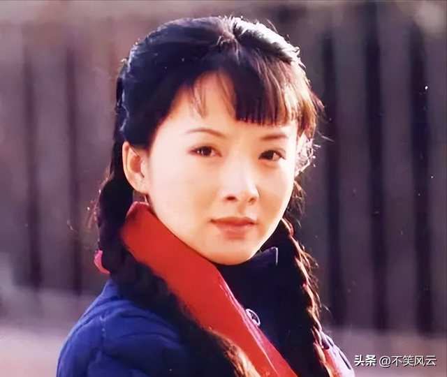 吃里扒外！定居美国13年，回国捞金惨遭“驱逐”，52岁活成了笑话