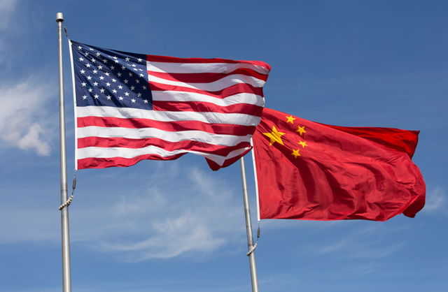 特朗普陷入深深的“不安”，美国眼前的路十分凶险，他根本输不起