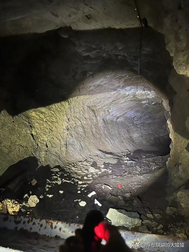 莱芜苗山镇铜山村里的汉代铜矿洞