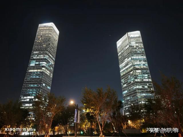 上海GateM西岸梦中心，为开封滨湖商业提供了湖畔松弛感的参考