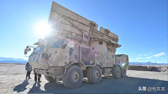 专治无人机蜂群！中国“飓风-3000”微波武器，3公里内一扫而空