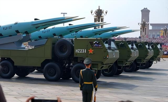 受阅兵刺激，特朗普的反击来了，削减对东欧援助，重心转向中国