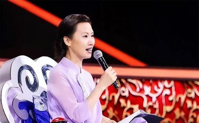 中南大学美女教授杨雨，一句好酒好色，把李清照从庙堂拉回人间