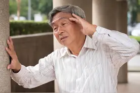 65岁男子，坚持每天喝洋葱汁降血压，2个月后情况怎么样了？图片