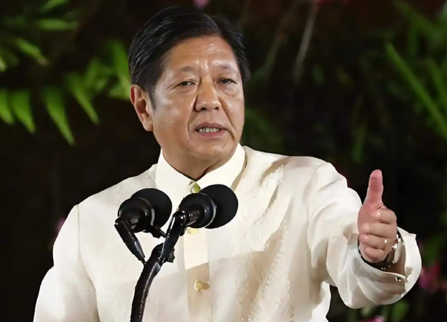 出大事了！菲律宾跟风亲美，国内民众齐声抗议，小马科斯兜不住了