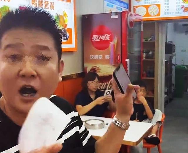 3人带4娃吃一碗面反转！细节曝光，老板疑撒谎，黑历史被扒不简单