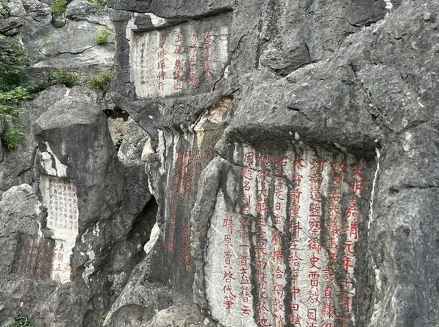 这座长江南岸的佛光之城，藏着安徽最能打的山水