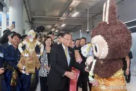 中国“女明星”，在泰国火成顶流图片