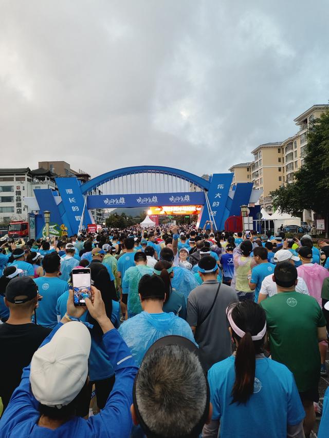 四赴腾马看腾冲 在英雄之城唤醒内心的英雄