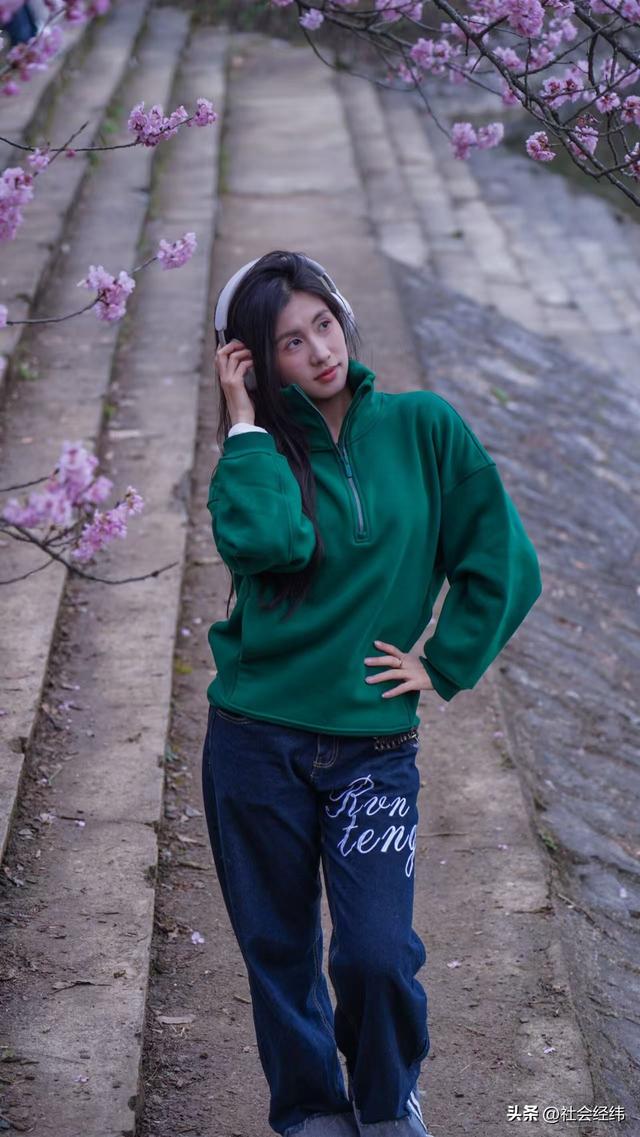 每日一景|寒意未消春意先至 南京中山植物园早樱绽放迎游人