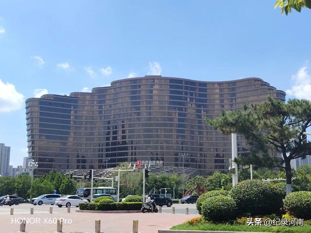 三线城市商丘市中心城区第一个也是唯一个五星级酒店信华建国酒店
