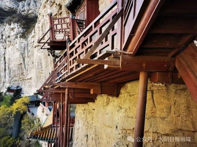 经历40余次地震不倒的悬空寺，表面支撑的立柱竟然是个“骗局”