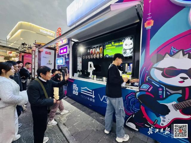 藏不住了！武汉这里大变样，年轻人都爱逛