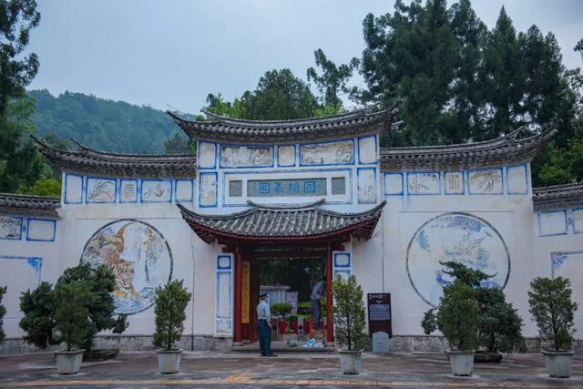 腾冲银杏季｜4天5夜黄金攻略，把金黄、温泉、烟火全打包～